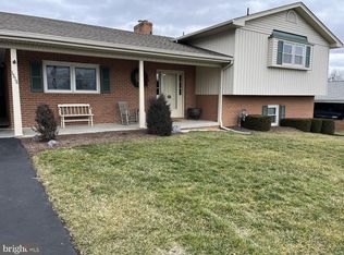 1516 Pondview Dr, Winchester, VA 22601