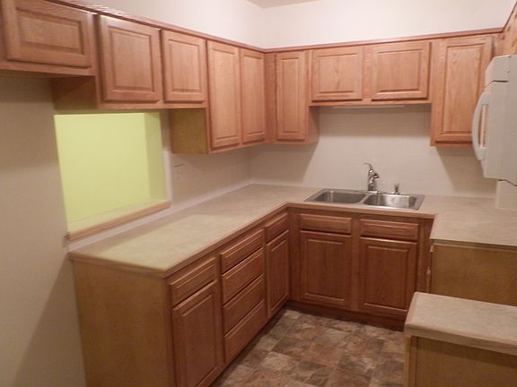 3rd image of 537 Pauline Ave