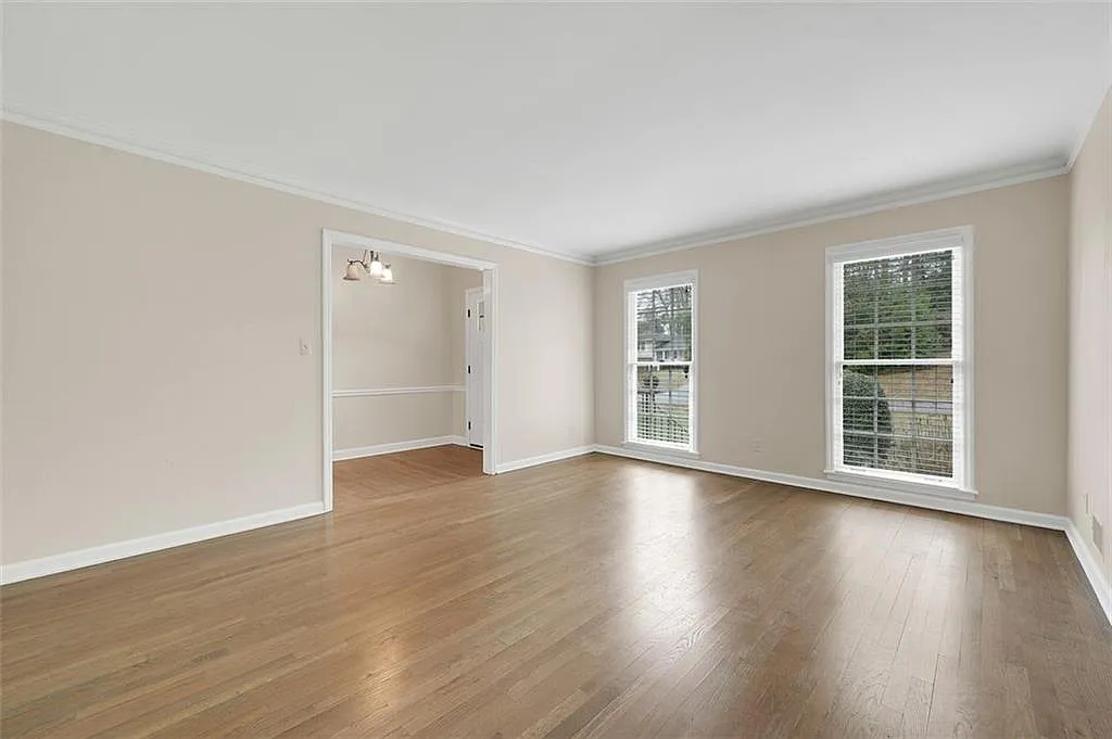 4 bed, 2.0 bath, 3066 sqft, $3,500 — Photo 3
