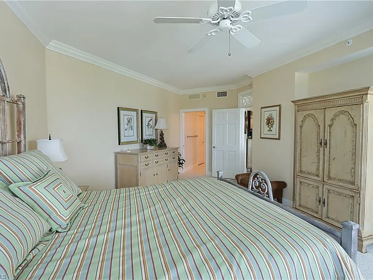 60 Seagate Dr #402 — Photo 18