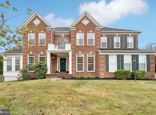 25083 Kingscote Ct, Chantilly, VA 20152