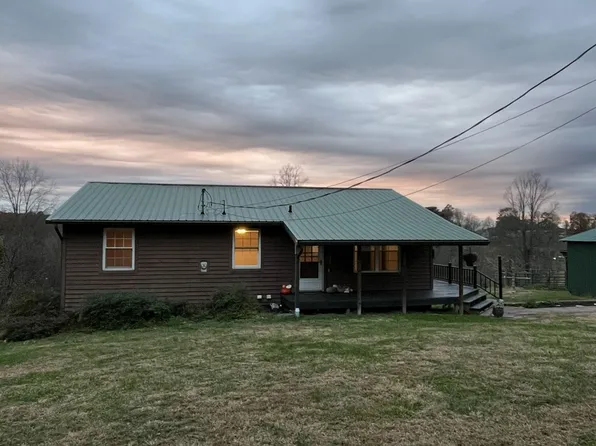 1175 Collins Rd, Little Hocking, OH 45742