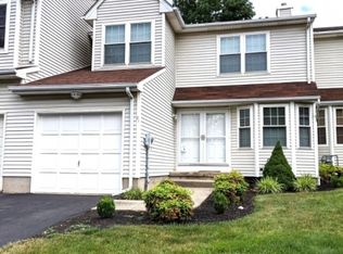 21 Seneca Trl, Branchburg, NJ 08876