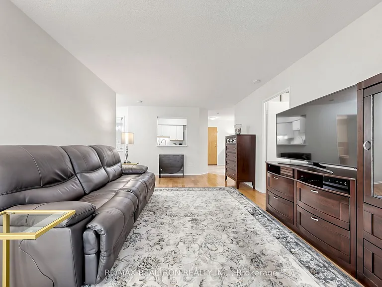 326 Major Mackenzie Dr E #307 — Photo 12