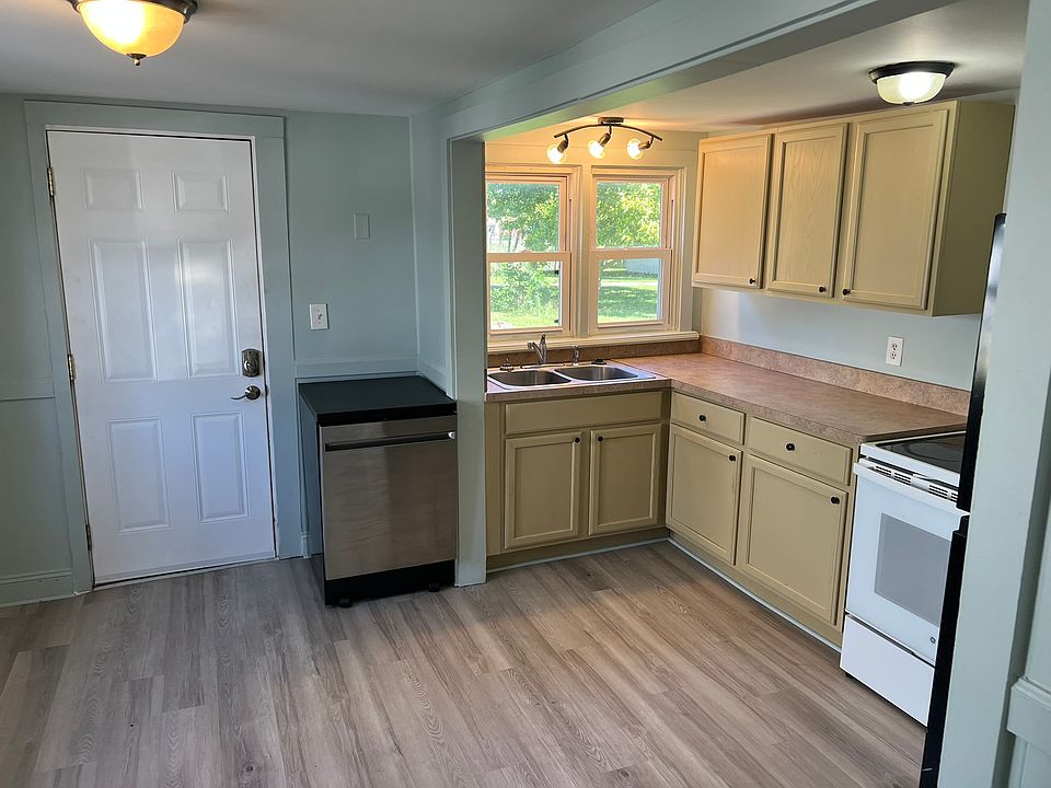 1st image of 726 W Powell St #726