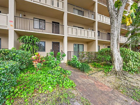 5th image of 2206 S Cypress Bend Drive #102