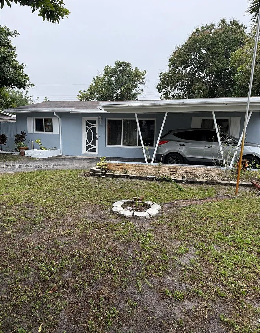 4 bed, 3.0 bath, $3,000 — Photo 1