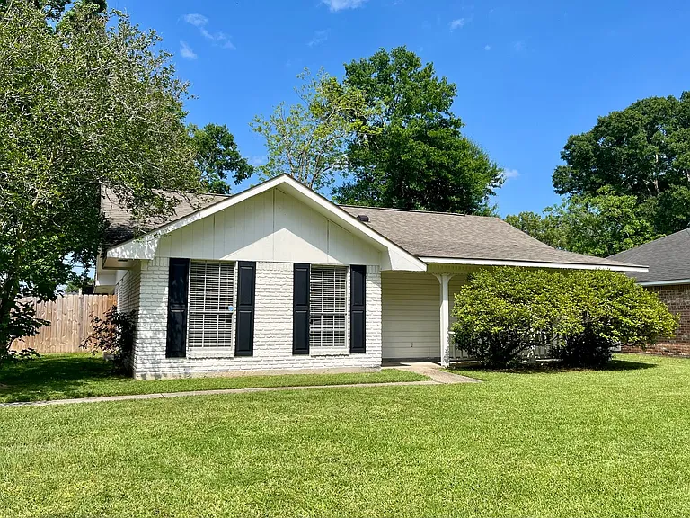 11351 Moultrie Ave — Photo 1