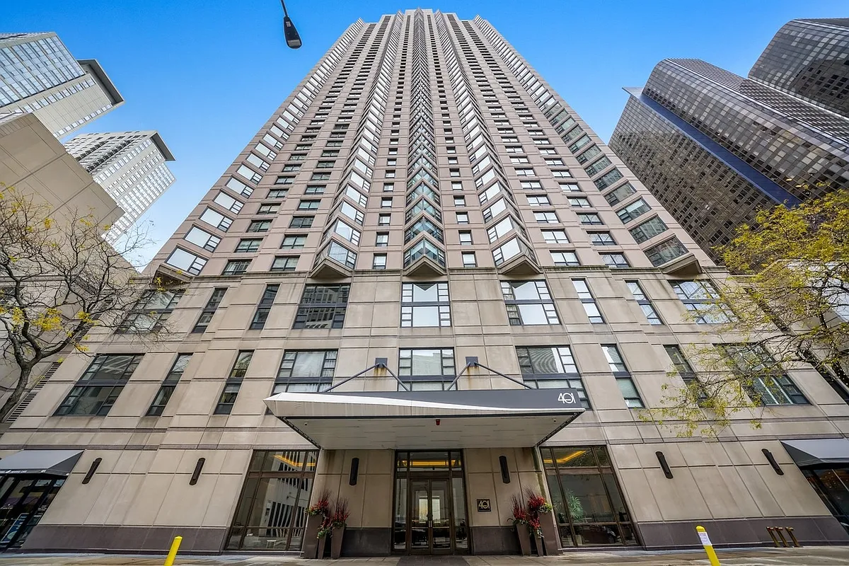 Photo 1 of 20 - 401 E Ontario St #3004 - Chicago, IL Front of building - 401 E Ontario St #3004