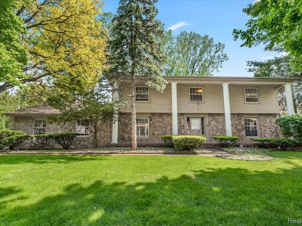 766 Woodchester Dr, Bloomfield Hills, MI 48304