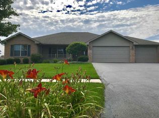 742 Hampton Dr, Byron, IL 61010