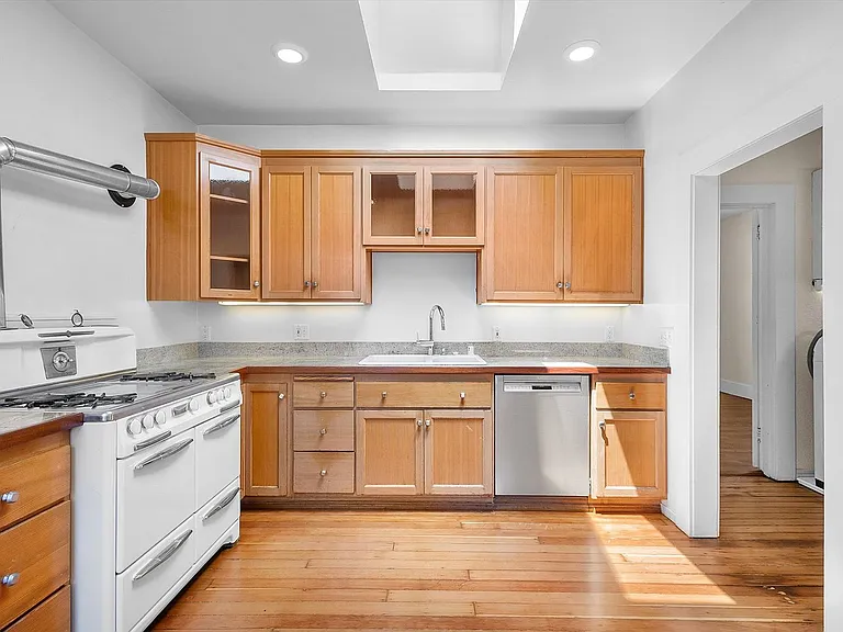 1733 Lincoln Ave — Photo 11