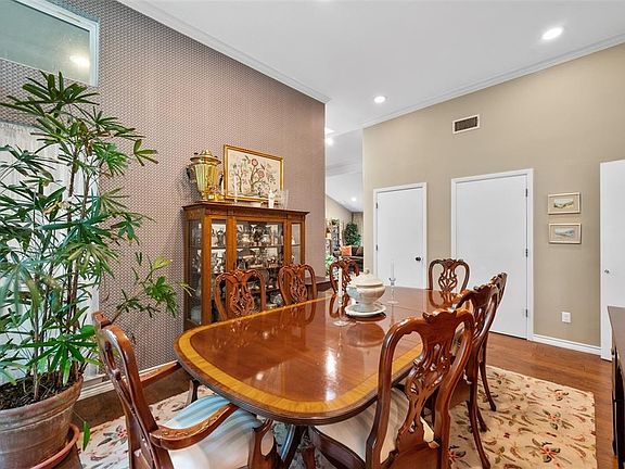 4th image of 1823 Waterwood Dr