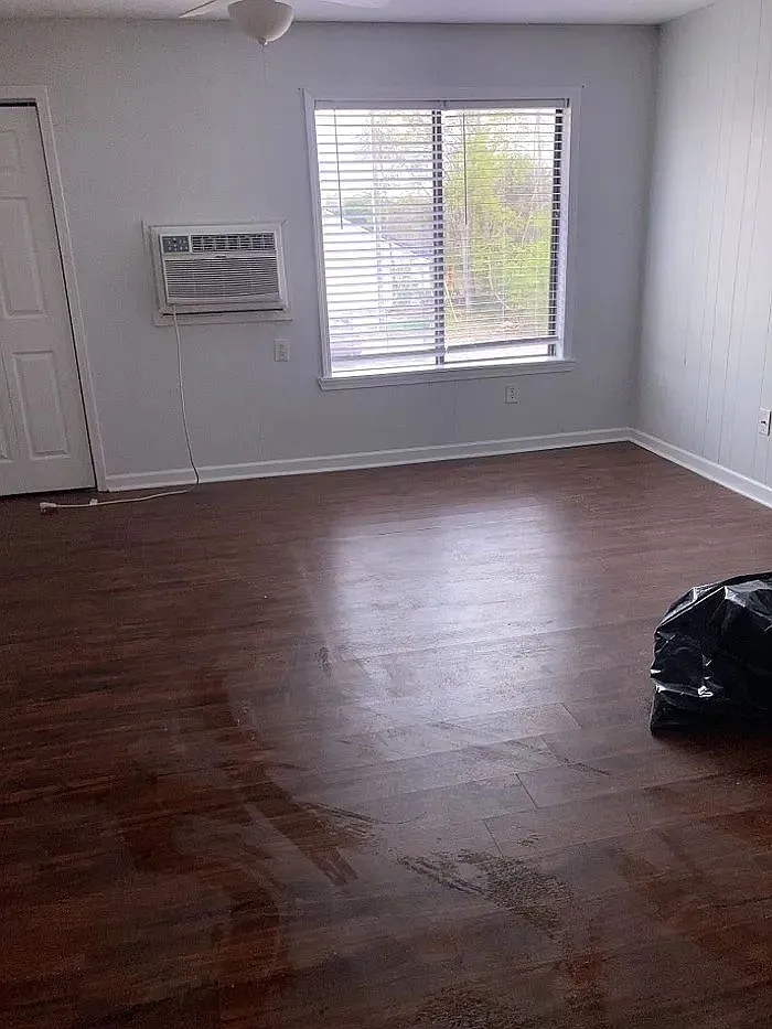 Studio, 1.0 bath, $650 — Photo 4