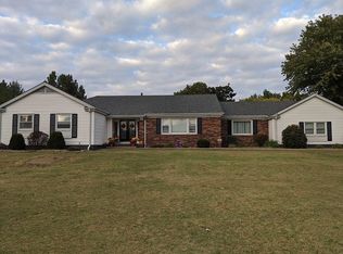 65 Woodlake Ln, Eldorado, IL 62930