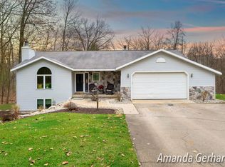 4100 Summit Ct NE, Rockford, MI 49341