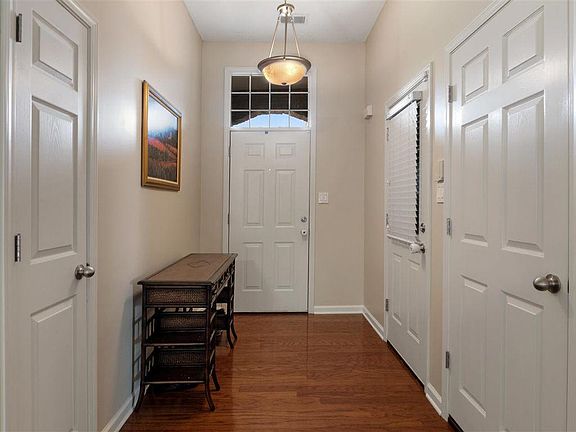 4th image of 9548 Taylor Dr