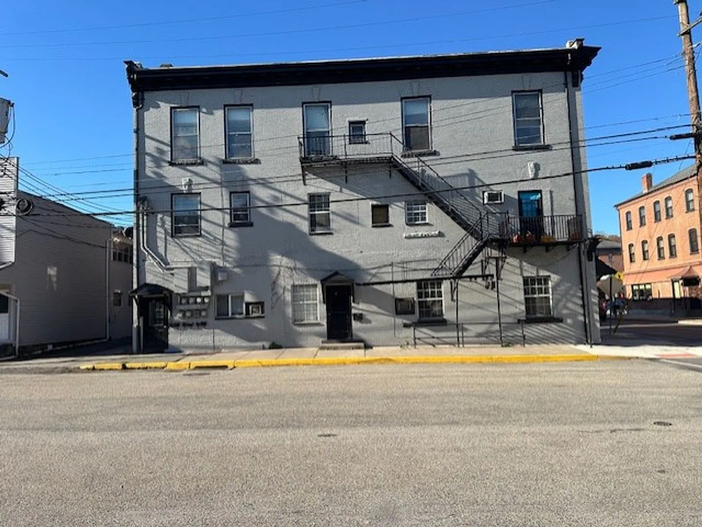 Spacious 3-bedroom, 1-bath apartment in Newport, PA — Photo 2