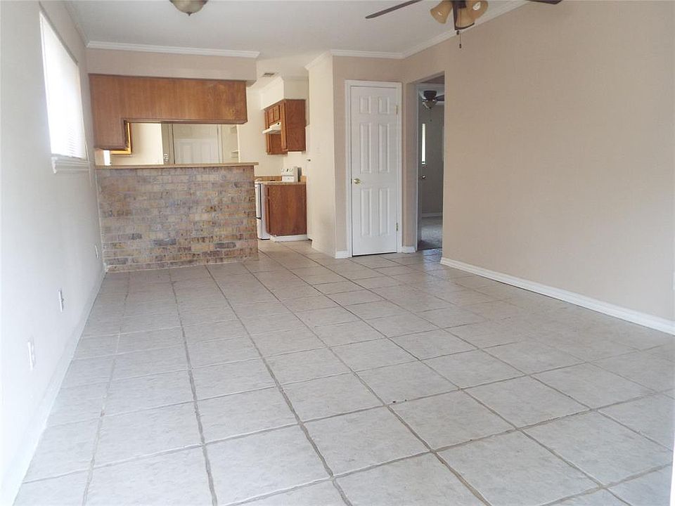 1st image of 1059 Lovett St