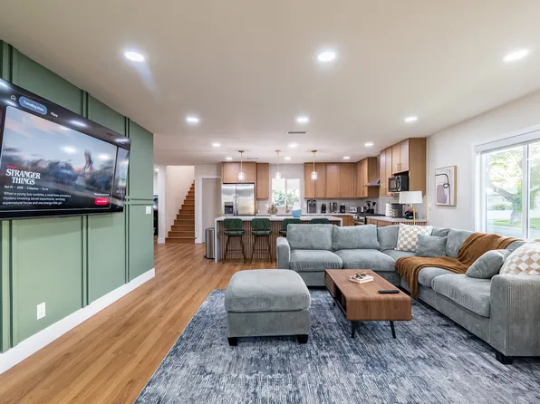 2732 E Barkley Ave, Orange, CA 92867