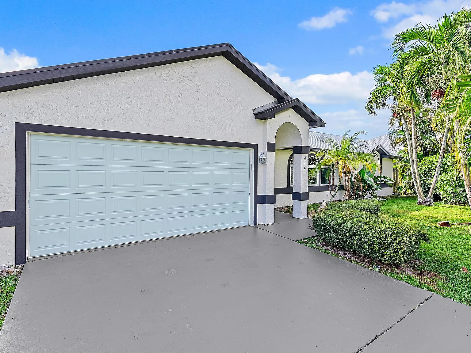 3 bed, 2.0 bath, 1592 sqft, $3,000 — Photo 3