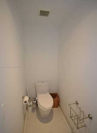 3rd image of 16385 Biscayne Blvd Unit 1119