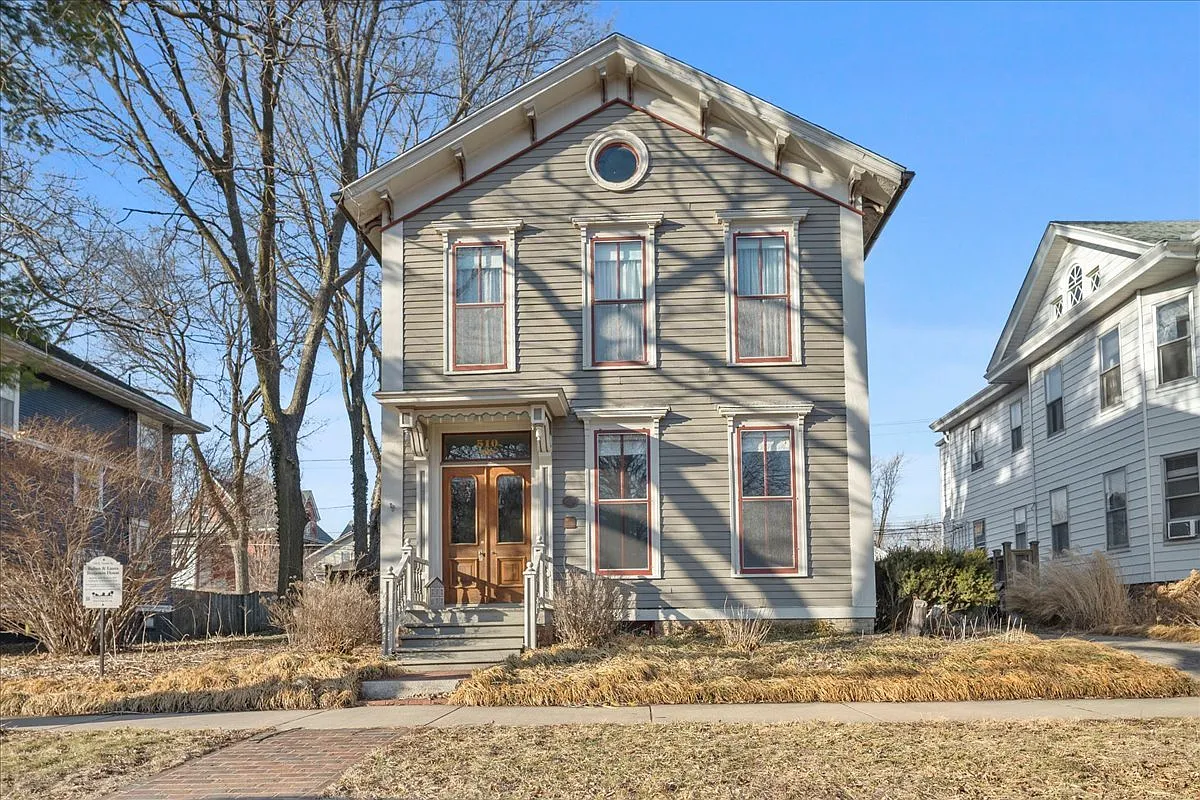 510 E Grove St photo 1