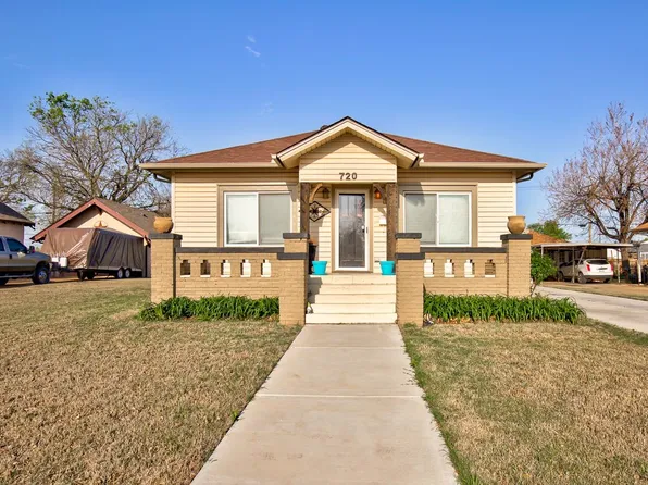 720 S 8th St, Kingfisher, OK 73750