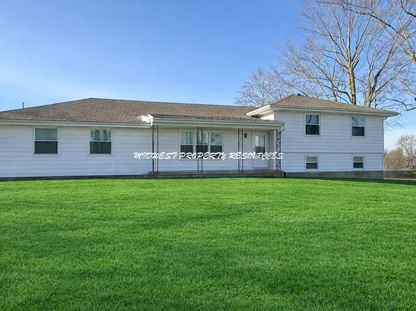 2203 NW Chipman Rd, Lees Summit, MO 64081