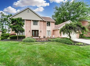 1296 Carron Dr, Columbus, OH 43220
