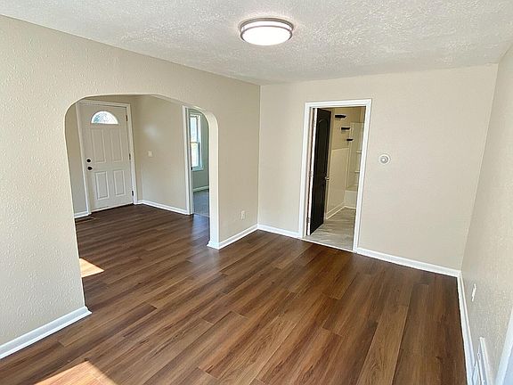 4th image of 322 W Fairfield Ave