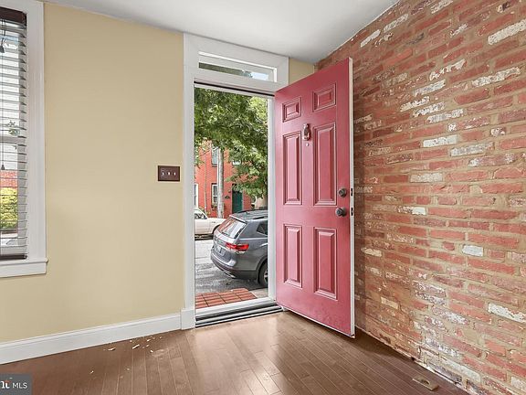 4th image of 1206 Riverside Ave