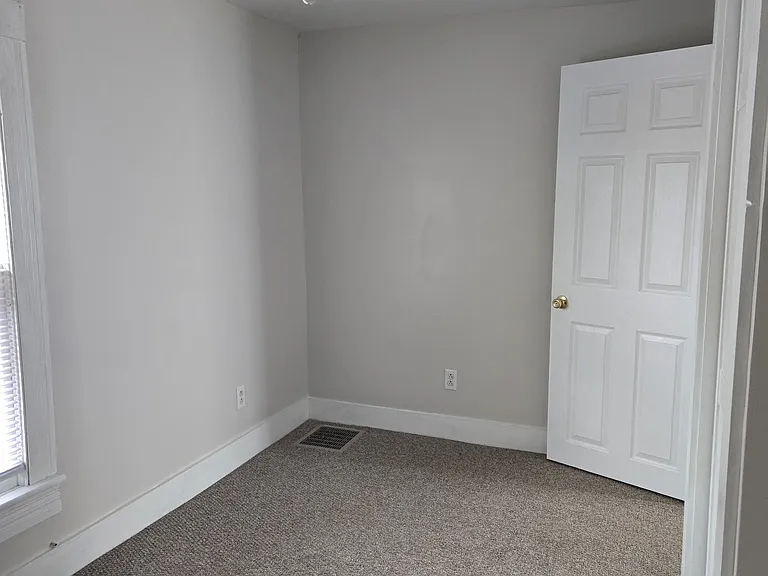 213 Glaser St — Photo 23