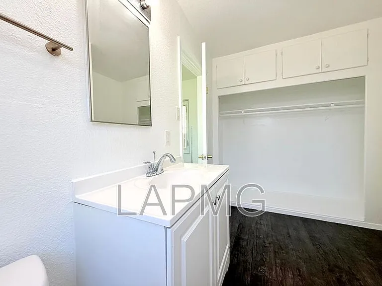 4014 W 102nd St — Photo 12