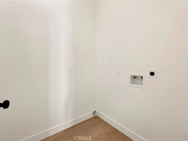 22538 Roscoe Blvd — Photo 16