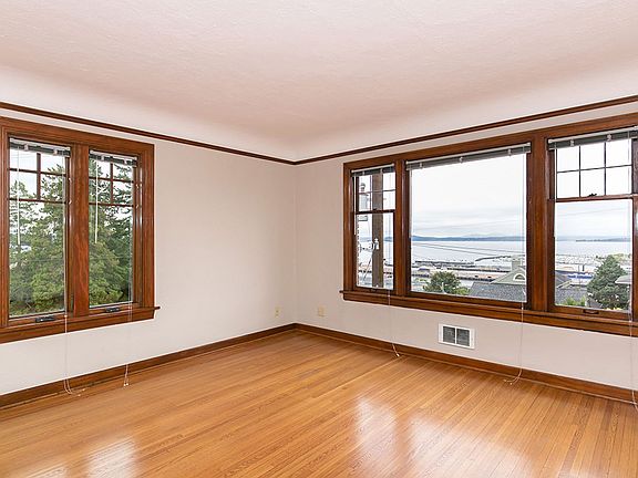4th image of 1404 10th Ave W APT 401