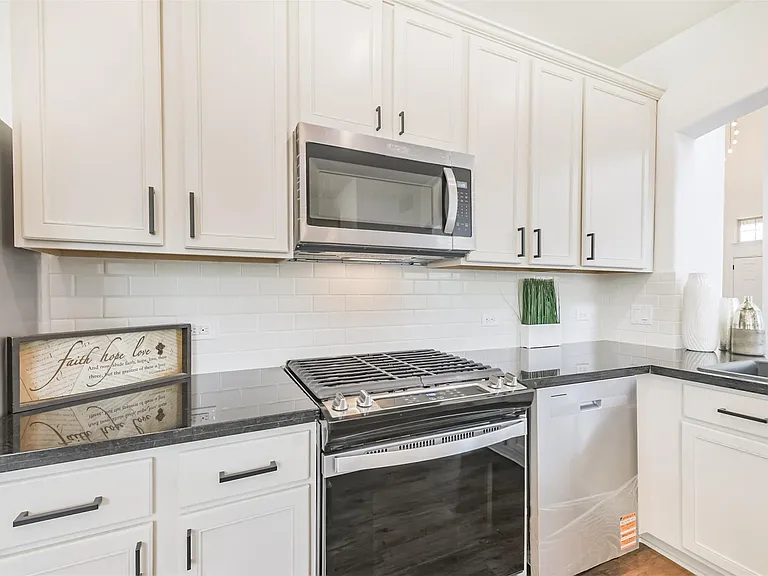 15203 Lake Powell Dr — Photo 11