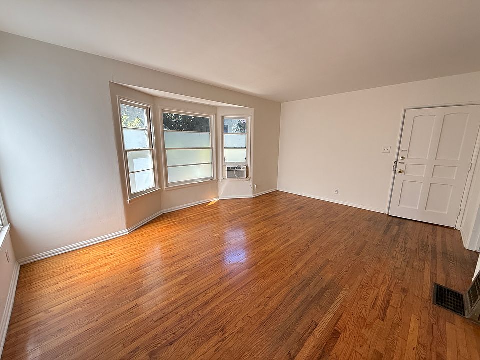 1st image of 2475 N Beachwood Dr APT 3
