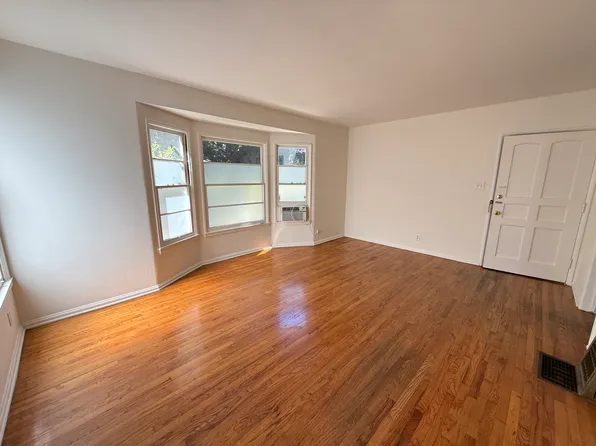 2475 N Beachwood Dr APT 3, Los Angeles, CA 90068