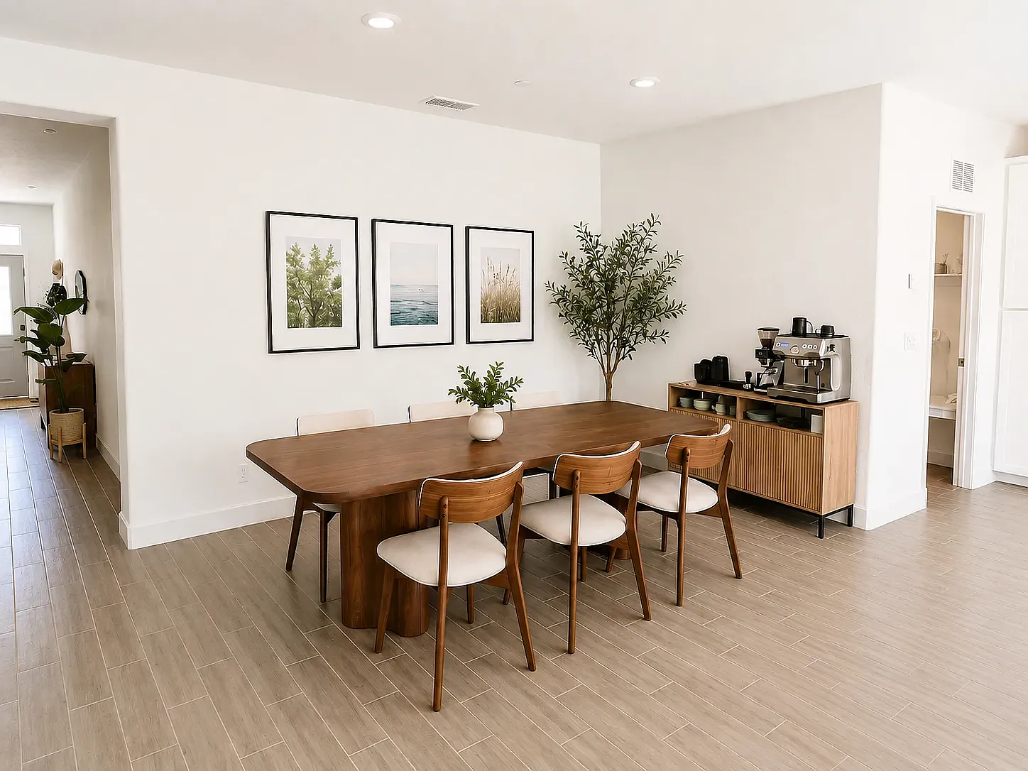 3 bed, 1635 sqft, $3,200 — Photo 2