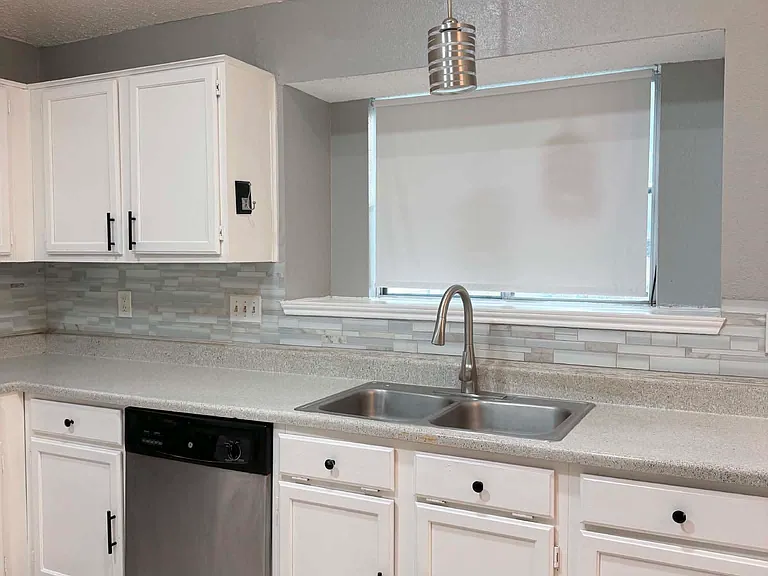 4203 Katrina Ln — Photo 12