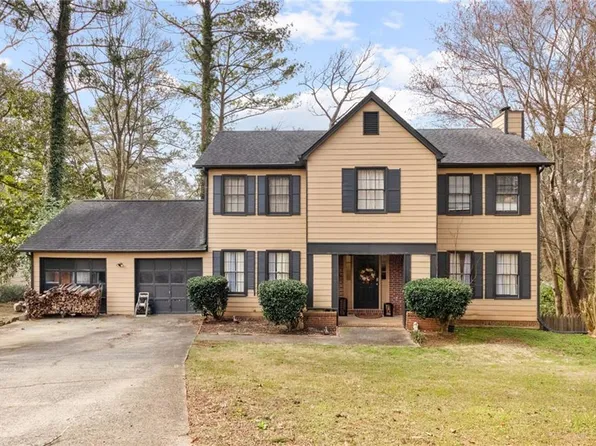1477 Thornhill Ct SW, Lilburn, GA 30047