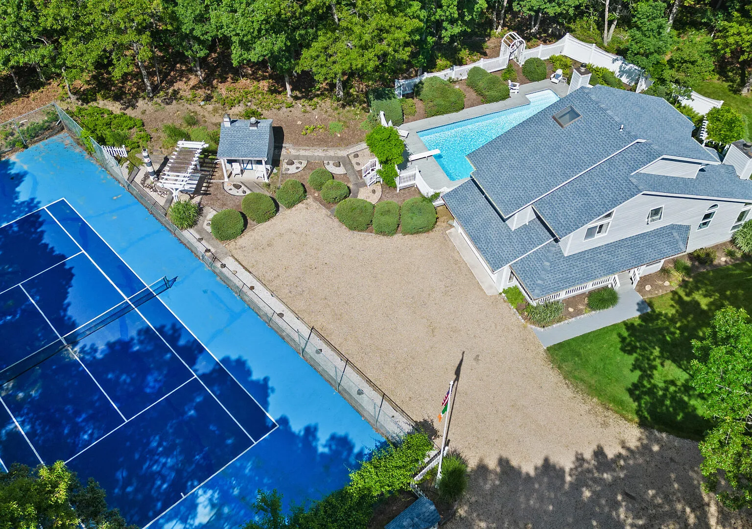 Expansive East Hampton Home with Amazing Outdoor Amenities — Photo 2