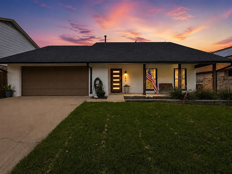 208 Skyloop Dr — Photo 33