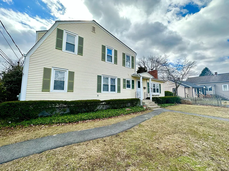 42 Anoka Ave #1