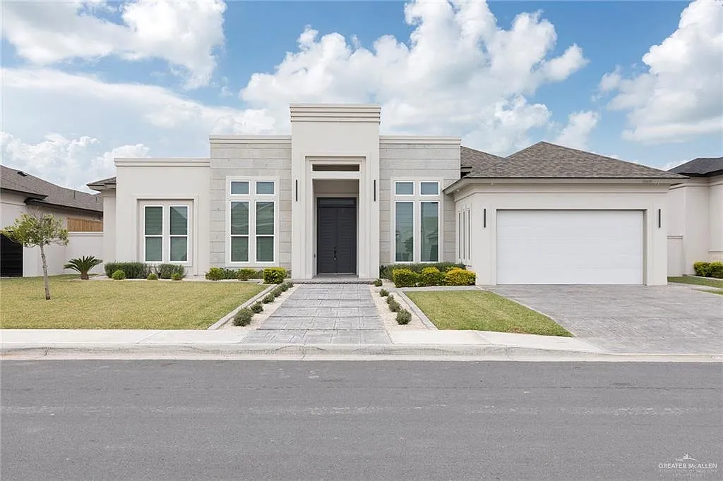 4 bed, 3.5 bath, 2300 sqft, $4,500 — Photo 1
