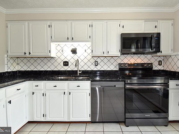 5th image of 19050 Partridge Wood Dr