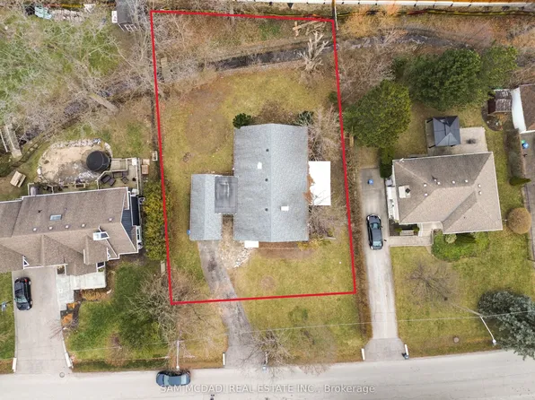 1235 Old River Rd, Mississauga, ON L5G 3G2