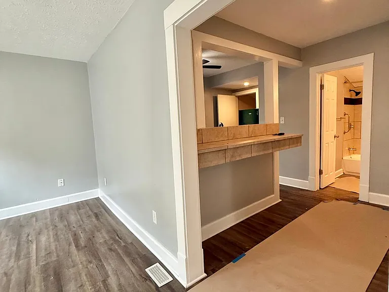 1427 W 54th St #3 — Photo 11
