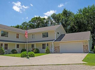 103 E Lone Tree Rd, Cedar Falls, IA 50613